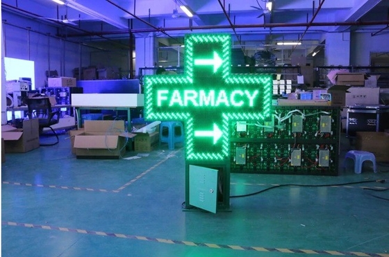 Display LED cruzado de farmacia al aire libre con destello brillante e integración de funciones SDK