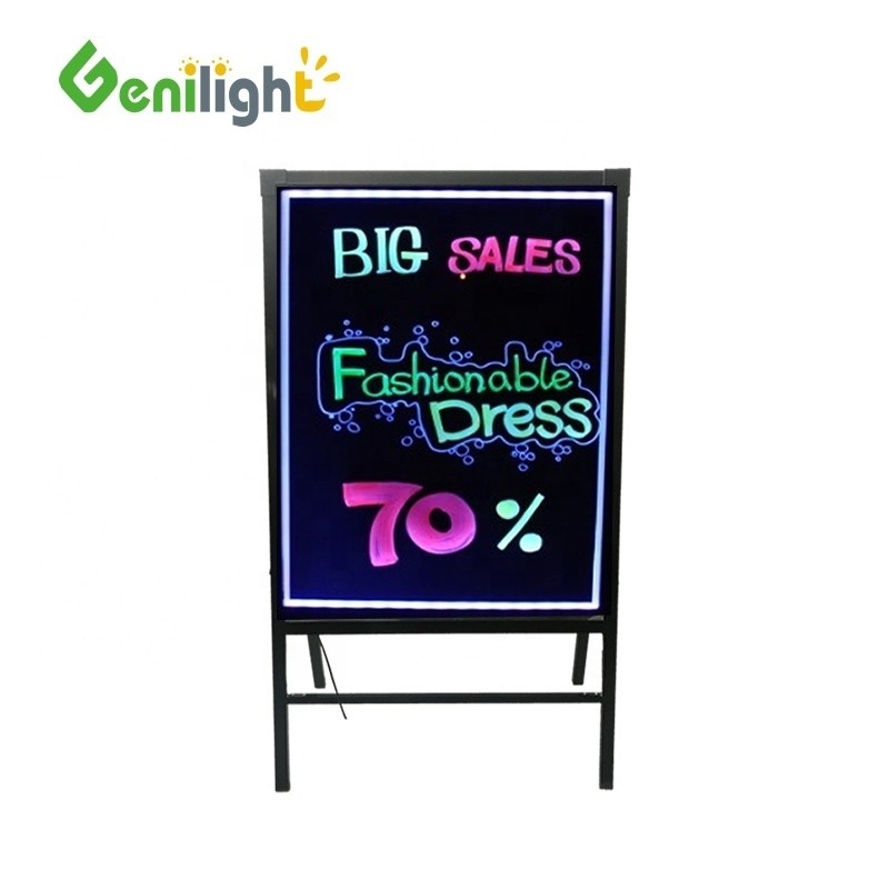 OEM Flashing Stand Billboard Brillante dibujo LED tablero de escritura de color completo tablero de mensajes